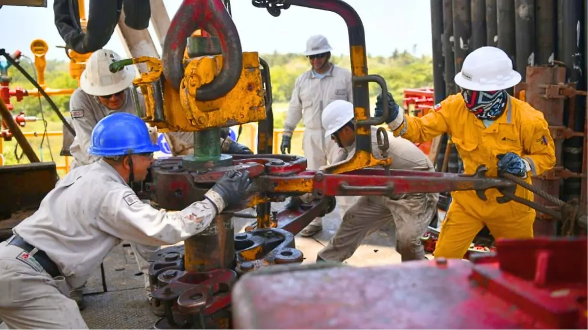 trabajadores de pemex_comalcalco_x